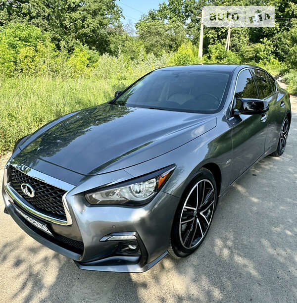 Седан Infiniti Q50 2013 в Києві