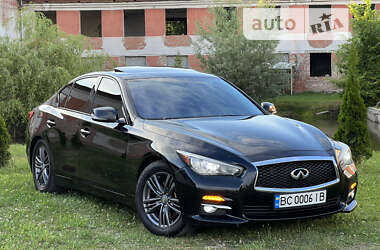 Седан Infiniti Q50 2015 в Дрогобыче