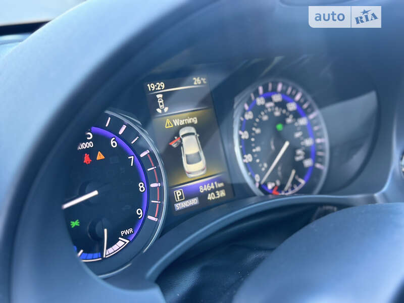 Седан Infiniti Q50 2016 в Виннице