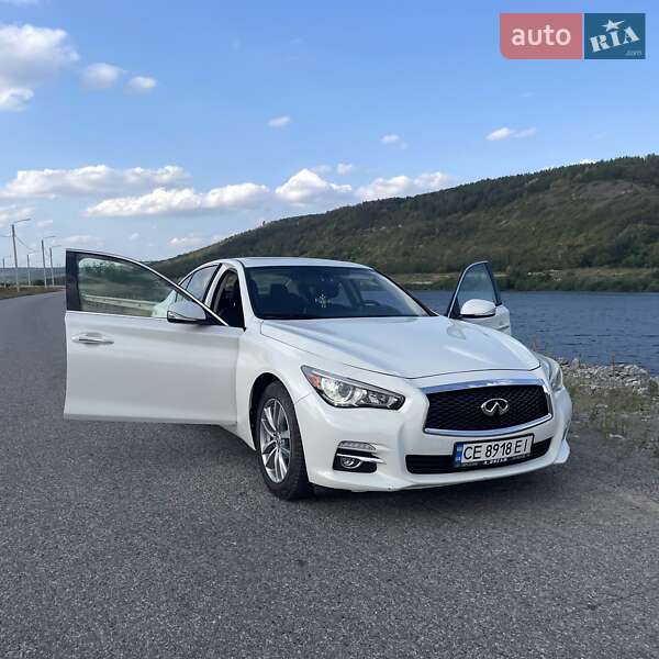 Седан Infiniti Q50 2016 в Новодністровську
