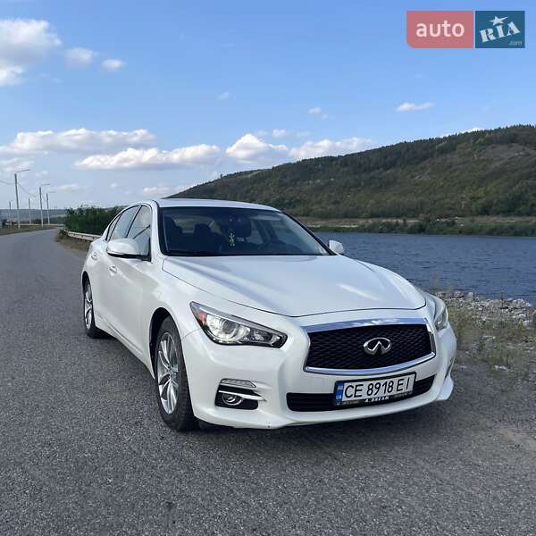 Седан Infiniti Q50 2016 в Новодністровську