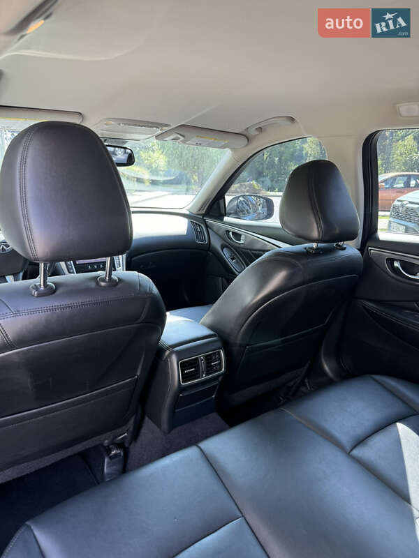 Седан Infiniti Q50 2017 в Києві