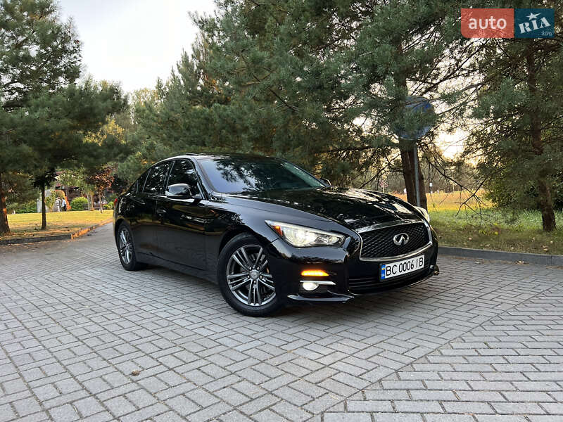 Седан Infiniti Q50 2015 в Дрогобичі