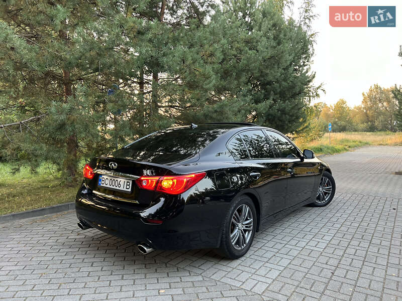 Седан Infiniti Q50 2015 в Дрогобичі