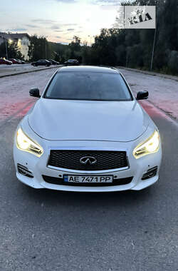 Седан Infiniti Q50 2015 в Дніпрі