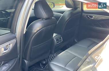 Седан Infiniti Q50 2015 в 
