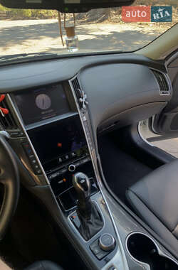 Седан Infiniti Q50 2017 в 