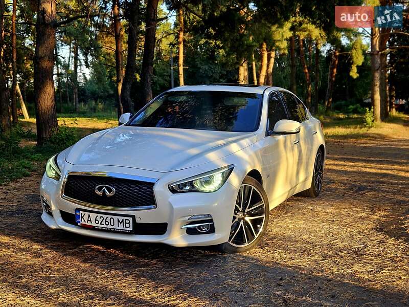 Infiniti Q50 2015