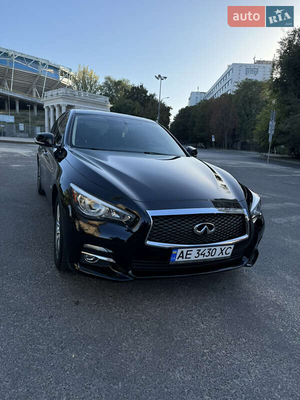 Infiniti Q50 2015