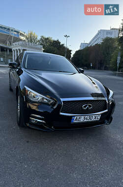 Седан Infiniti Q50 2015 в Дніпрі