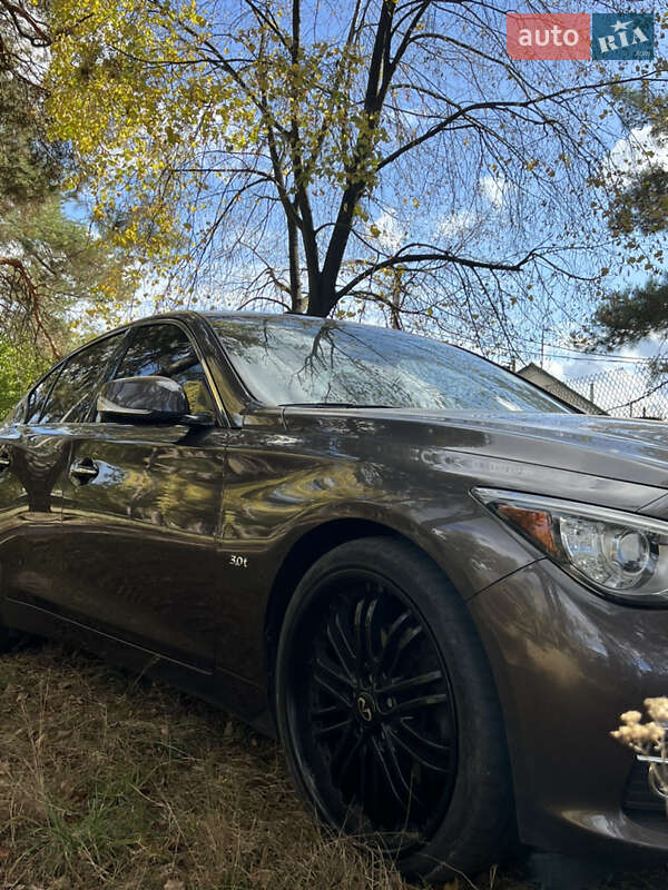 Седан Infiniti Q50 2017 в Чернигове