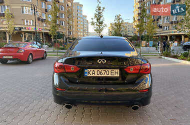 Седан Infiniti Q50 2015 в 