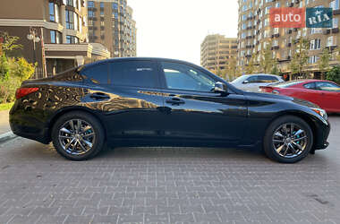 Седан Infiniti Q50 2015 в 