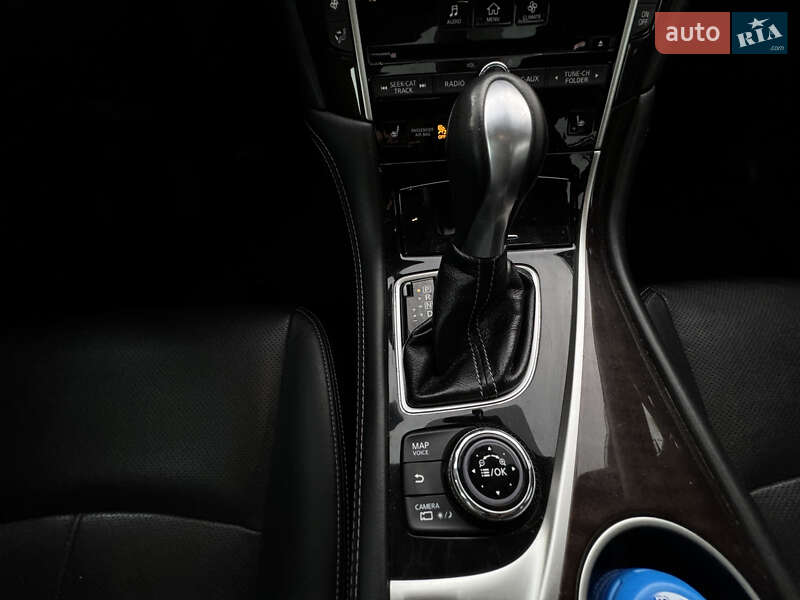 Седан Infiniti Q50 2016 в Києві