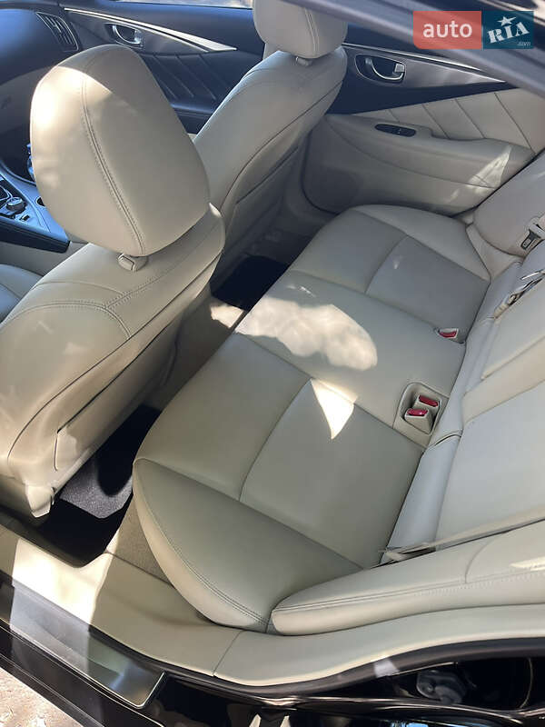 Седан Infiniti Q50 2016 в Житомире