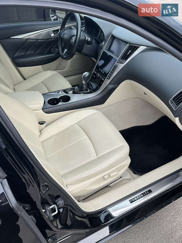 Седан Infiniti Q50 2016 в Житомире