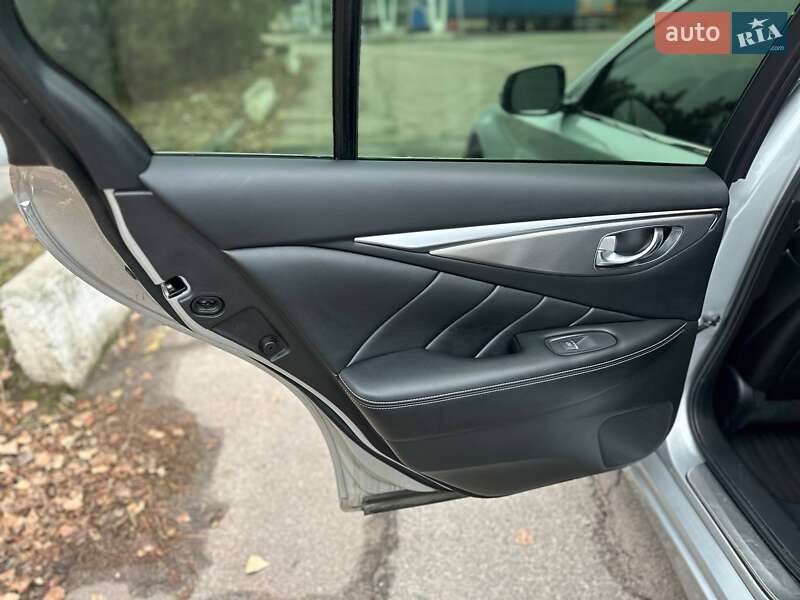 Седан Infiniti Q50 2017 в Днепре