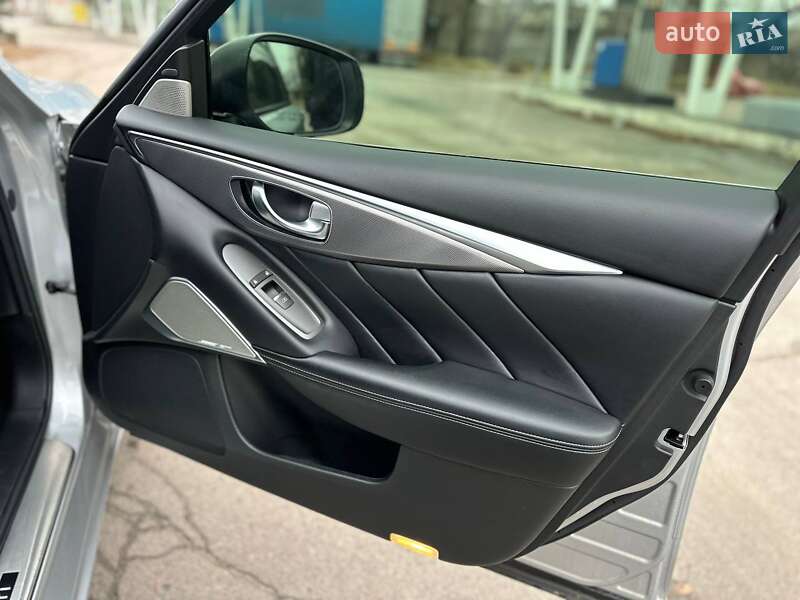 Седан Infiniti Q50 2017 в Днепре