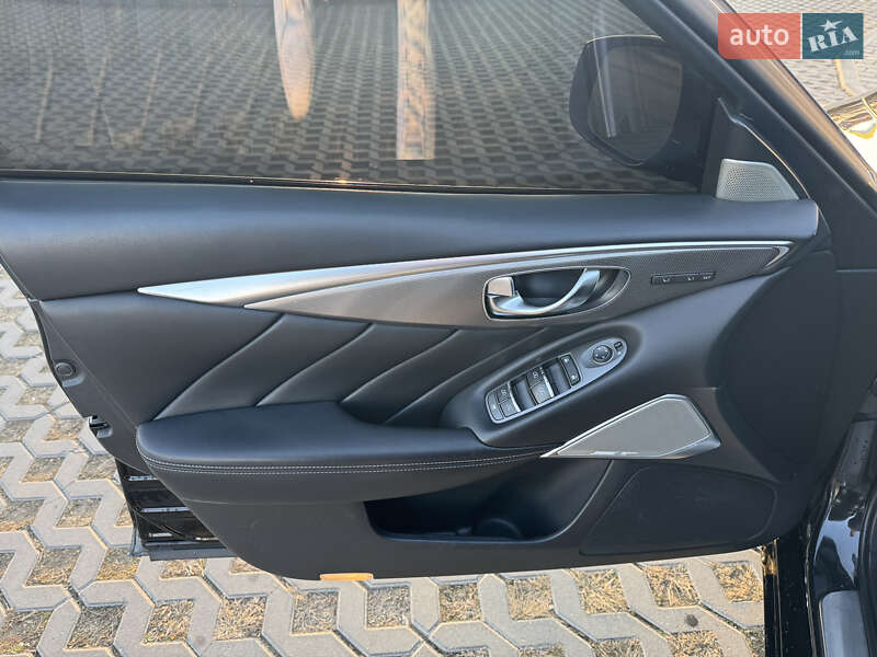 Седан Infiniti Q50 2016 в Одесі