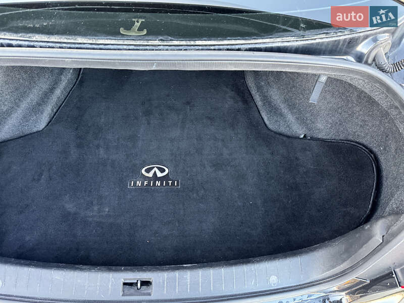 Седан Infiniti Q50 2016 в Одесі