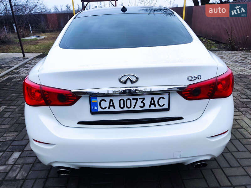 Седан Infiniti Q50 2015 в Києві