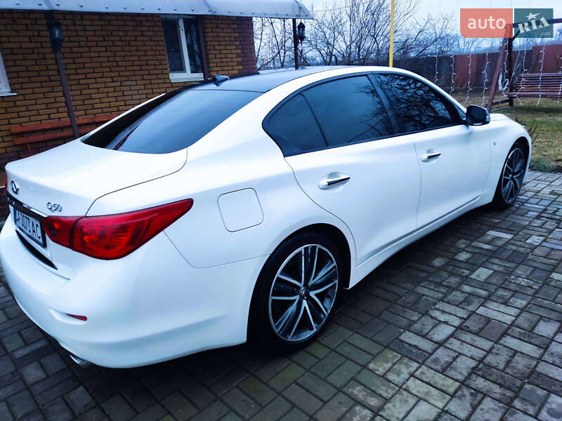 Седан Infiniti Q50 2015 в Києві