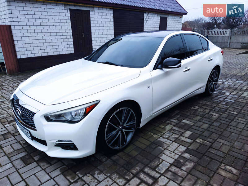 Infiniti Q50 2015