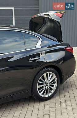 Седан Infiniti Q50 2017 в 