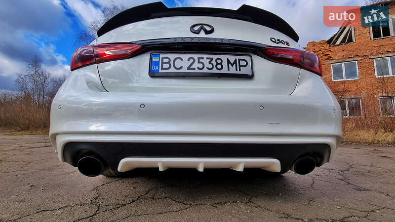 Седан Infiniti Q50 2017 в Дрогобыче