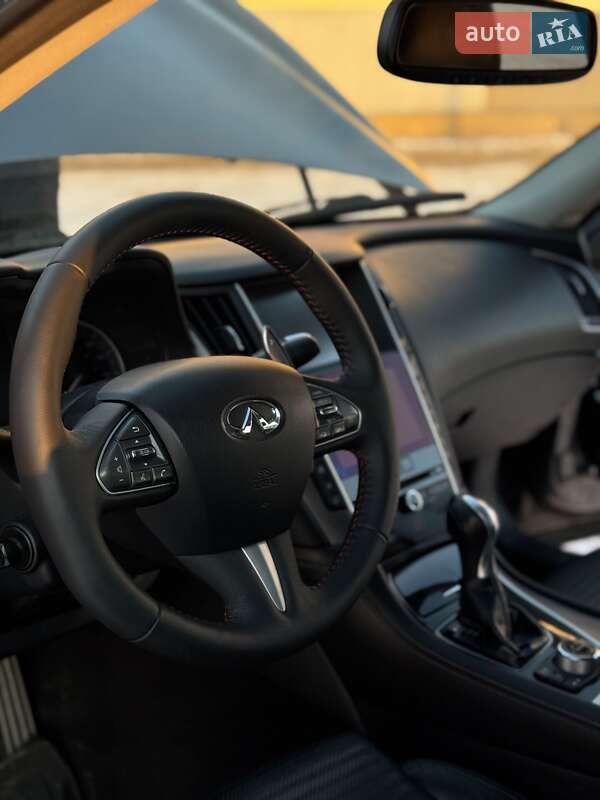 Седан Infiniti Q50 2016 в Киеве