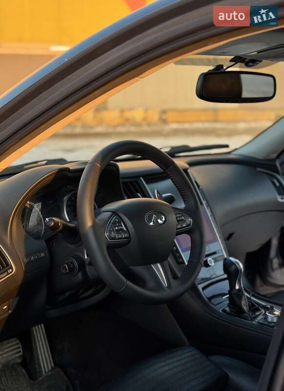 Седан Infiniti Q50 2016 в Киеве