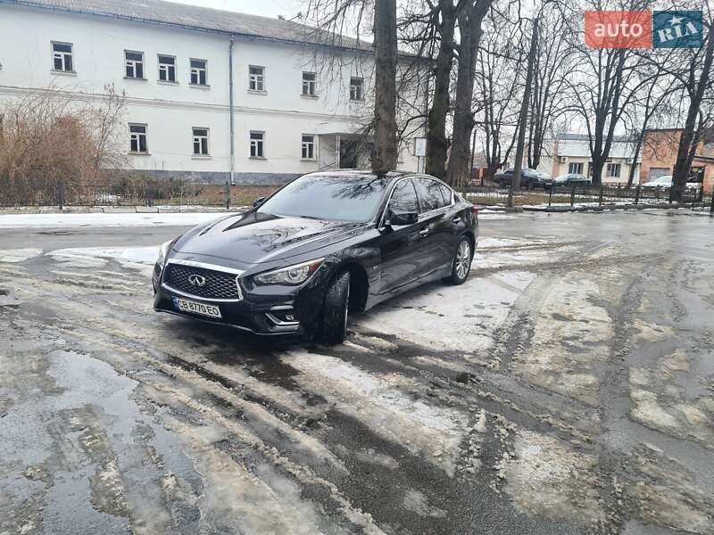 Седан Infiniti Q50 2017 в 
