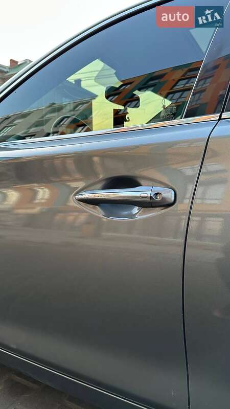 Седан Infiniti Q50 2016 в Ивано-Франковске