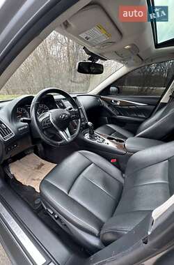 Седан Infiniti Q50 2017 в 