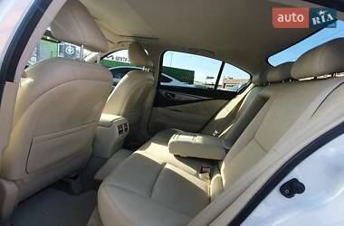 Седан Infiniti Q50 2013 в Киеве