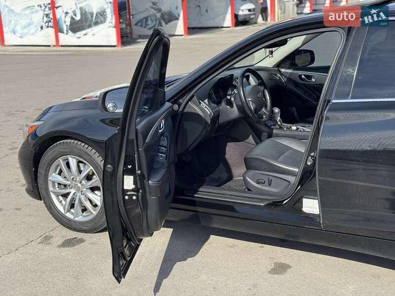 Седан Infiniti Q50 2016 в Виннице