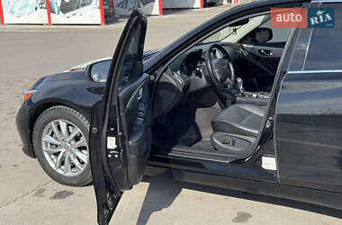 Седан Infiniti Q50 2016 в 