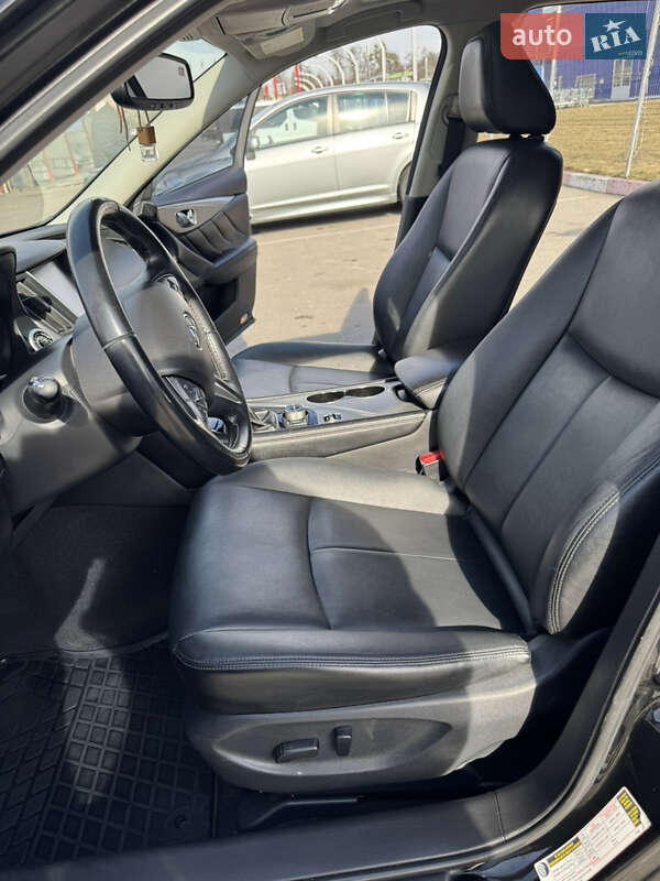 Седан Infiniti Q50 2016 в Виннице