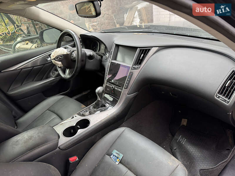 Седан Infiniti Q50 2016 в Києві