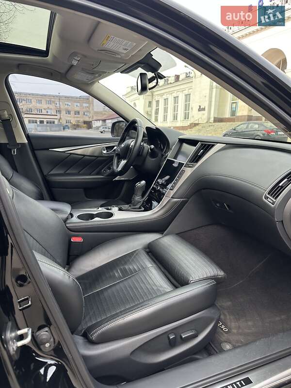 Седан Infiniti Q50 2018 в Кропивницькому