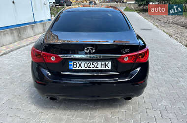 Седан Infiniti Q50 2013 в 