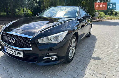 Седан Infiniti Q50 2013 в 