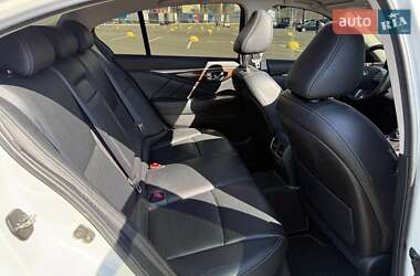 Седан Infiniti Q50 2017 в 