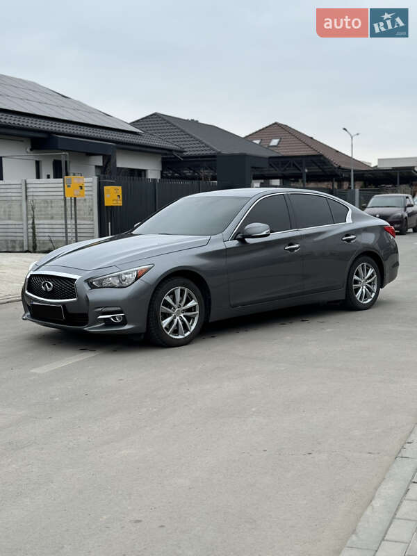 Седан Infiniti Q50 2016 в Дніпрі
