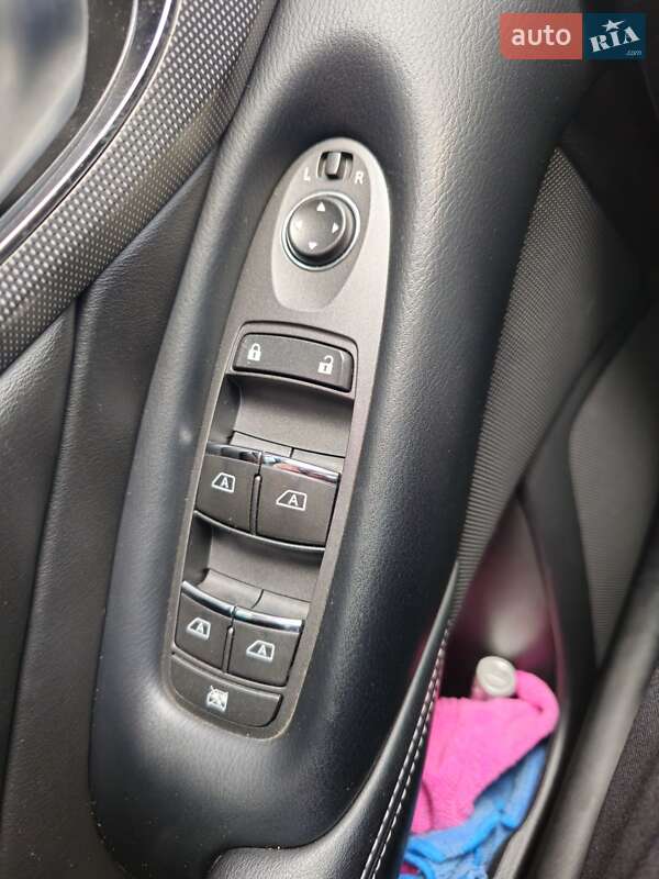 Седан Infiniti Q50 2017 в Кривому Розі