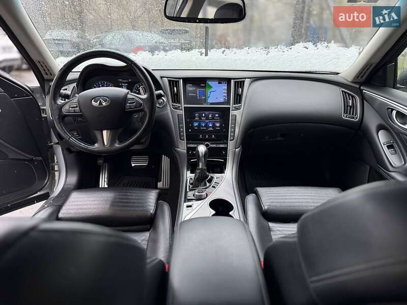 Седан Infiniti Q50 2015 в Киеве