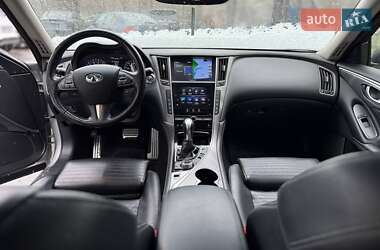 Седан Infiniti Q50 2015 в 