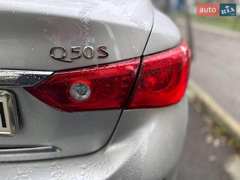 Седан Infiniti Q50 2015 в Киеве