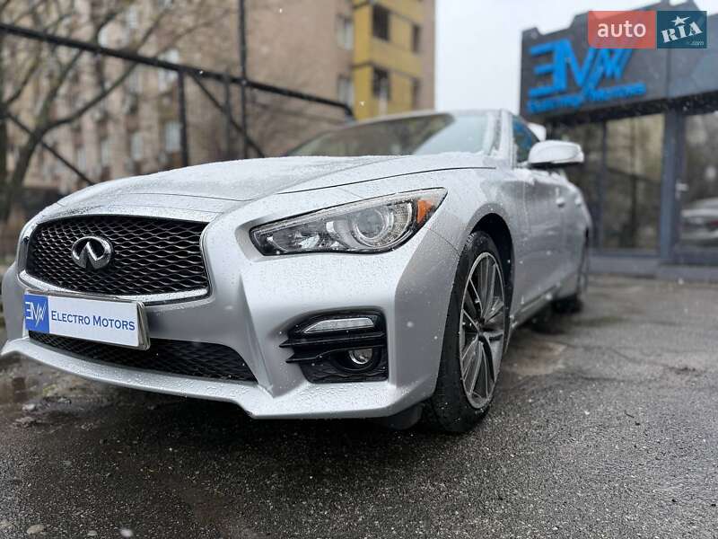 Infiniti Q50 2015