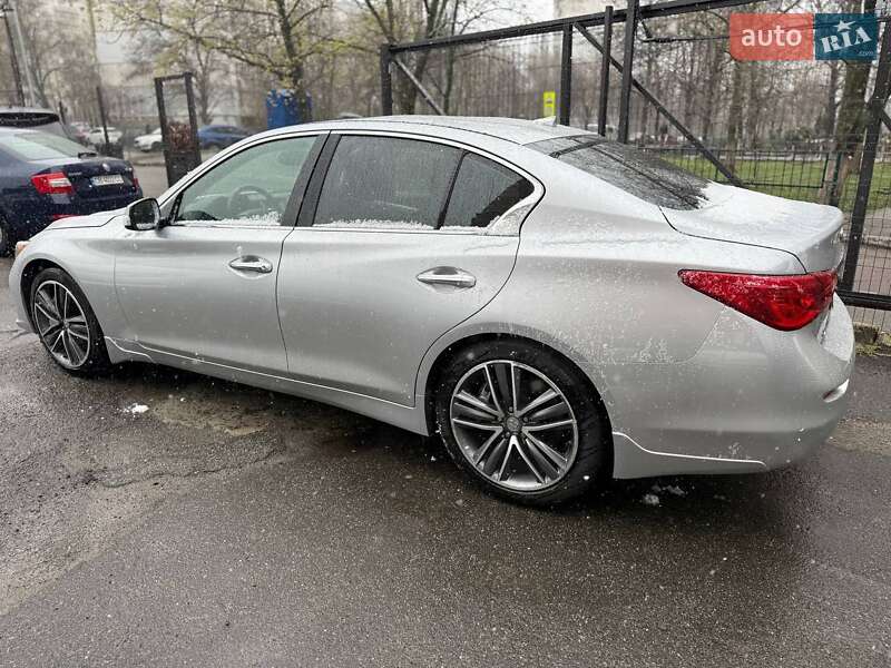 Седан Infiniti Q50 2015 в Киеве
